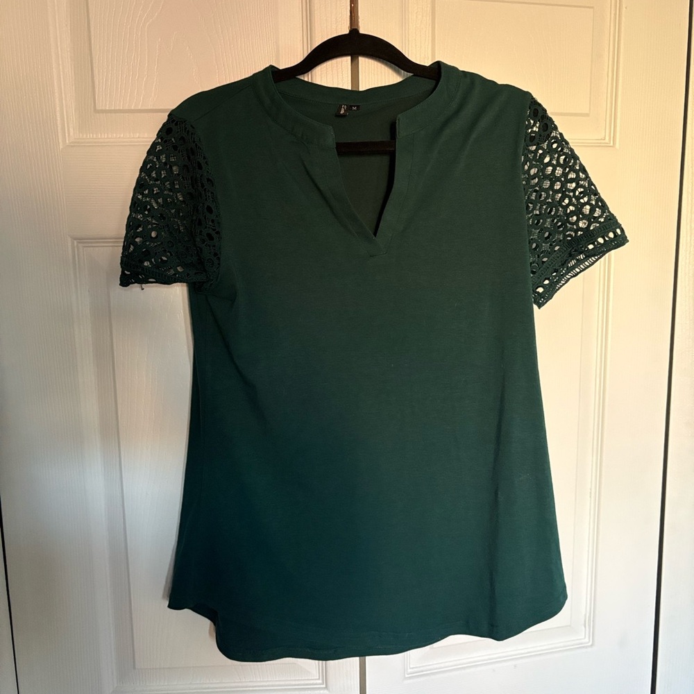 Elegant Green Lace Sleeve Top